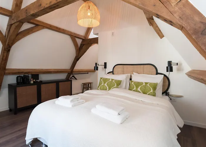 Six Boutique Hotel